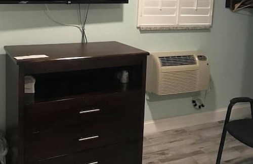 Ocean View Halifax Estates Condominio | Beautiful Daytona Beach Queen Suite!