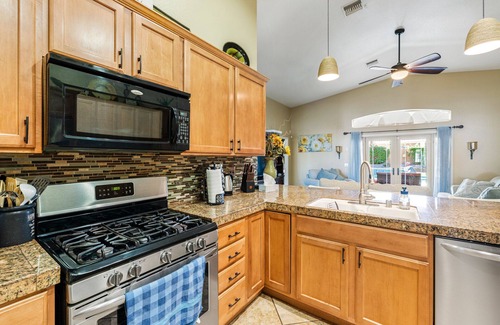 Desert Hot Springs Casa | Beautiful Desert Retreat-Bright and Spacious with private pool and Jacuzzi.
