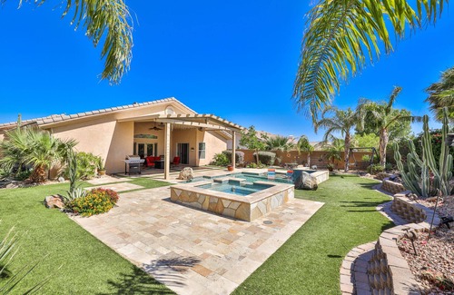 Desert Hot Springs Casa | Beautiful Desert Retreat-Bright and Spacious with private pool and Jacuzzi.