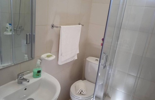 Vila do Maio Casa | Hermosa habitación doble Deluxe en el centro de la ciudad - Wifi y aire acondicionado