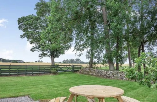 Tain Cabaña | Beautiful detached rural farm cottage in peaceful Easter Ross peninsula.