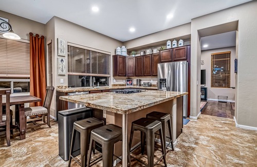 Arabian Views Casa | Beautiful, dog-friendly home with a private pool, game room & putting green