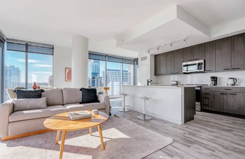 Waller Creek District Apartamento | Beautiful Downtown 2BR w/ Lounge, Deck, W/D & Pool, by Blueground