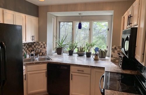 Dublin Casa | Beautiful Downtown Riverview Private 3-Bed Vacation Home