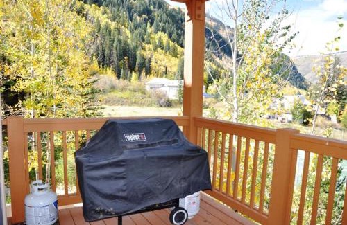 Vail Apartamento | Beautiful East Vail 3 Bedroom Condo w/Hot Tub On shuttle Route.