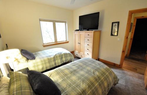 Vail Apartamento | Beautiful East Vail 3 Bedroom Condo w/Hot Tub On shuttle Route.