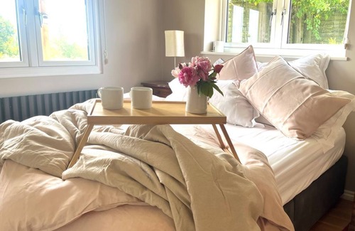 Semley Cabina | Beautiful eco lodge with stunning rural views