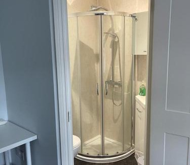 East Grinstead Casa | Beautiful en-suite room in centre of town