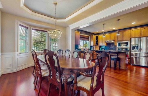 Enumclaw Casa | Beautiful Enumclaw home near downtown with yard, grill, gas fireplace, & A/C