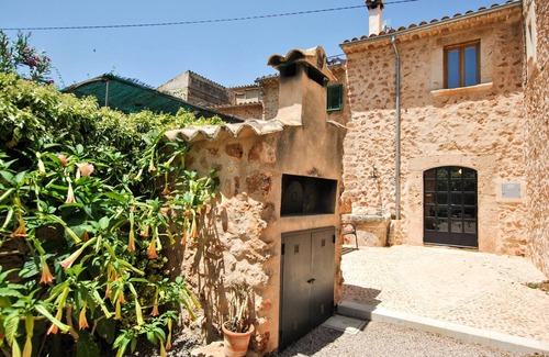 Santa Maria del Cami Villa | Preciosa casa "7Xemeneies" con piscina, jardín, terrazas y WiFi; aparcamiento disponible