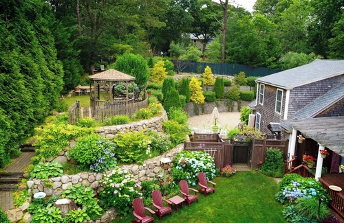 Oak Bluffs Casa | Beautiful Estate with salt water pool & pond with kayaks