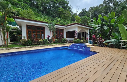 Tárcoles Casa | Beautiful & Exclusive Garden Villa - Privacy, Security, Pool, Jacuzzi