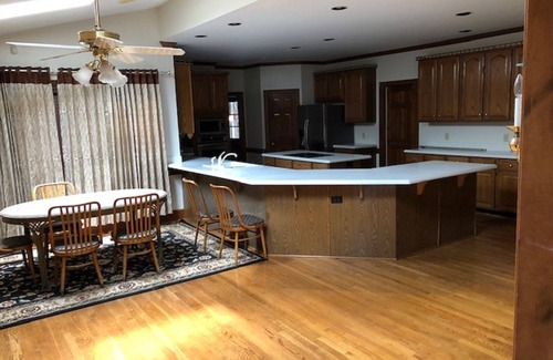 Whitsett Casa | Hermosa casa ejecutiva A minutos de distancia de Greensboro, Highpoint, Burlington