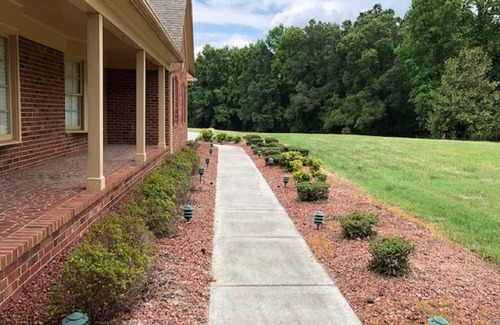 Whitsett Casa | Hermosa casa ejecutiva A minutos de distancia de Greensboro, Highpoint, Burlington
