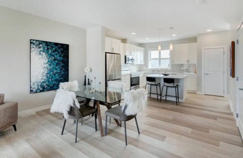 Cochrane Casa | Beautiful Executive Townhome