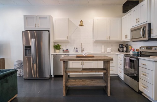 Civil Rights Historic District Casa | Beautiful & Extra Large Loft with 2 King Suites