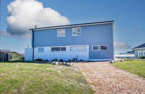 Pringle Bay Casa | Beautiful family beach cottage!