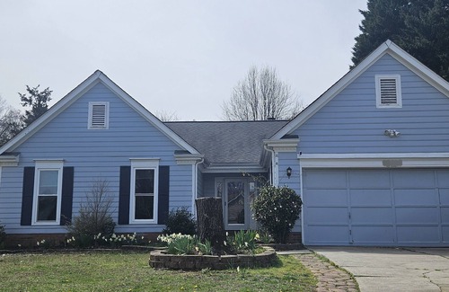 Charlotte Casa | Beautiful Family Friendly Home, with spacious yard, 5 min from theme park!