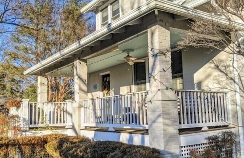 Potomac West Casa | Beautiful Family Home Walkable to Old Town Alexandria