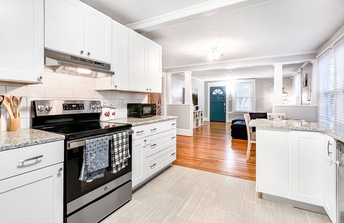 Greensboro Casa | Beautiful family home great location in Greensboro