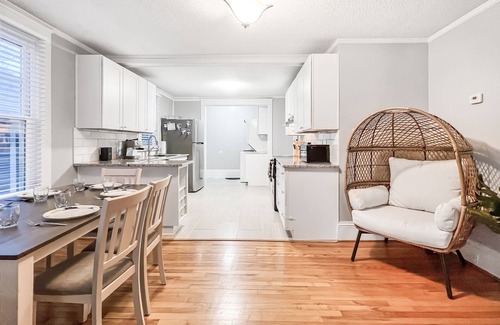 Greensboro Casa | Beautiful family home great location in Greensboro