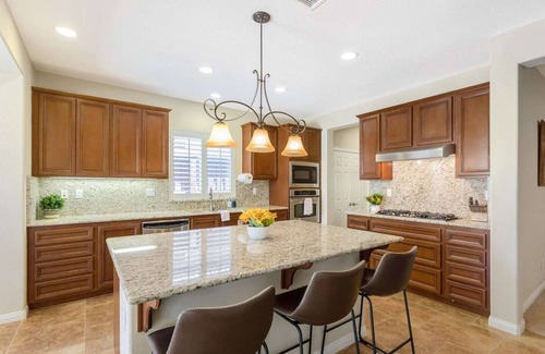 Temecula Casa | Beautiful Family Home, Large Patio & Backyard