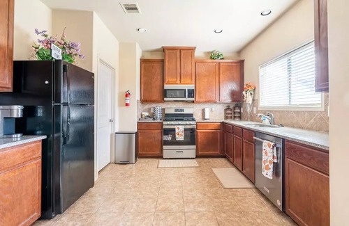 Barker Casa | Beautiful family Home; 5.5 miles to Katy Mills; Close to I10 & Grand-Parkway 99