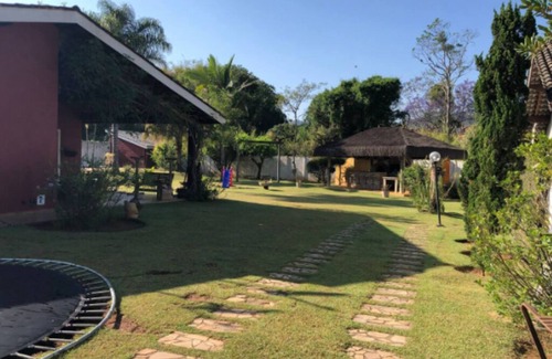 Portao Casa | Beautiful family home in Atibaia with children's trampoline pyra internet 300mb