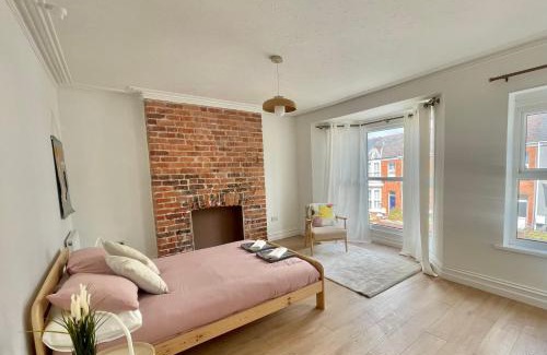Uplands Casa | Beautiful Family Home in the Heart of Swansea