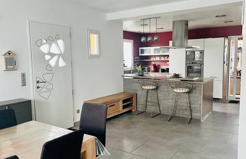 Bardos Casa | Casa amplia con jardín y terraza, ideal para familias, cerca de Bayona - 6 personas, admite mascotas
