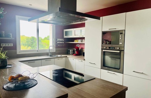 Bardos Casa | Casa amplia con jardín y terraza, ideal para familias, cerca de Bayona - 6 personas, admite mascotas