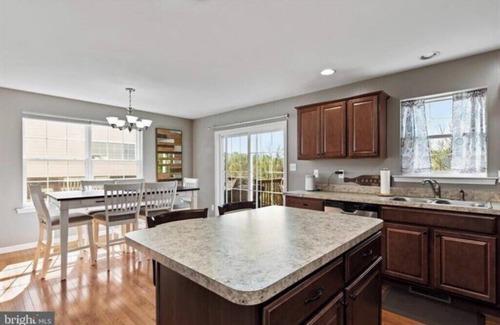 Harrisburg Casa | Beautiful family Townhome minutes to Hershey Park, Athletic Fields & Attractions