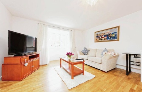 Canterbury Casa | Beautiful Family Town Home With Private Parking