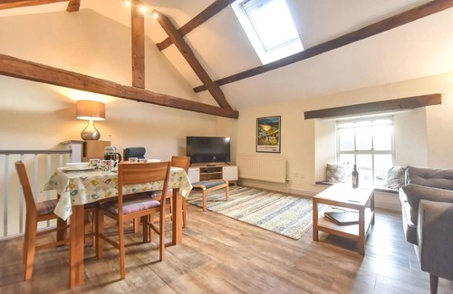 Alsop en le Dale Cabaña | Beautiful Farm environment, in the Peak District. Close to walking trails.