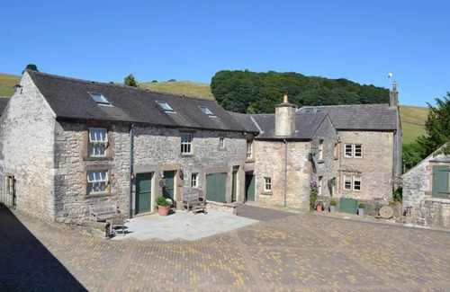 Alsop en le Dale Cabaña | Beautiful Farm environment, in the Peak District. Close to walking trails.