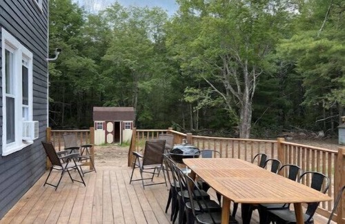 Greenfield Park Casa | Beautiful Farmhouse, 6 bedrm, pond, woods, firepit