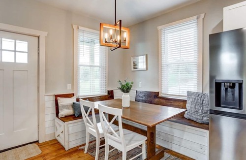 Elizabethtown Casa | Beautiful Farmhouse close to Lanc, Hershey, Etown!