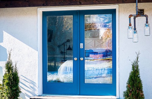 Nibley Casa | Beautiful Farmhouse Guest Home