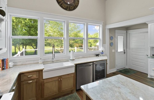 Cedar Hill Otro | Beautiful Farmhouse Located 20 Minutes from Nashville