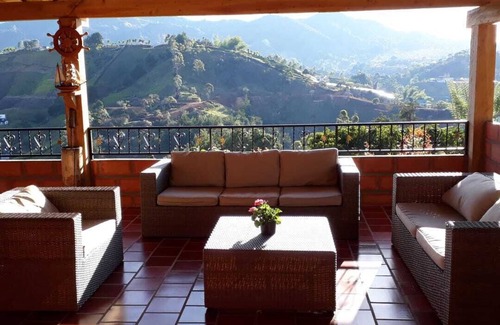El Penol Casa | Hermosa Finca la Natalia con piscina