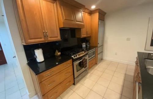 Traverse City Casa | Beautiful First Floor suite with patio to the Bay