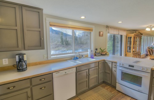Tillamook Casa | Hermosa pesca, caza, equitación Lodge justo al lado de Wilson en Tillamook