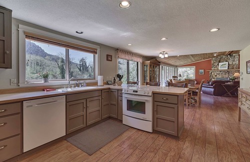 Tillamook Casa | Hermosa pesca, caza, equitación Lodge justo al lado de Wilson en Tillamook