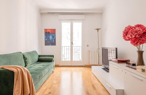 Chueca Apartamento | Beautiful flat with pool in the center-S-MARC