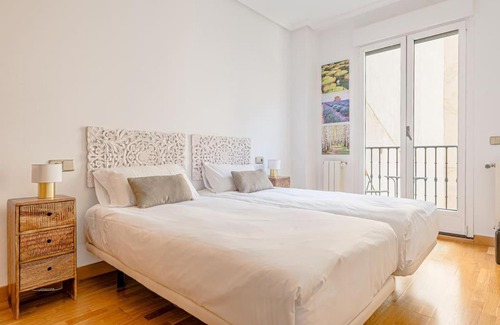 Chueca Apartamento | Beautiful flat with pool in the center-S-MARC