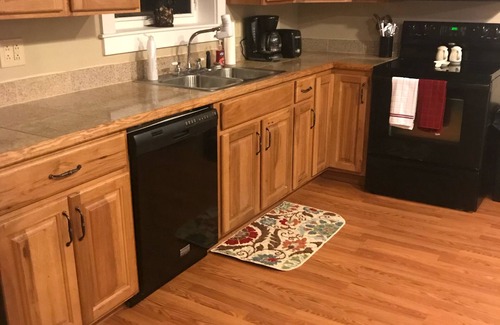 Fly Creek Casa | Hermosa Fly Creek Carriage House cerca de Coop!