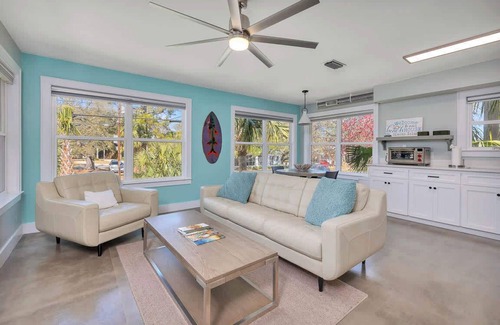 Saint Simons Island Condominio | *Beautiful* Folly Flats Just STEPS from the BEACH!