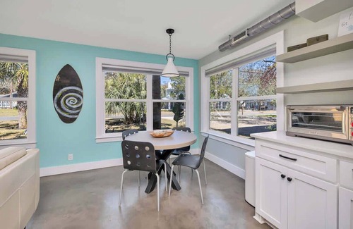 Saint Simons Island Condominio | *Beautiful* Folly Flats Just STEPS from the Beach!