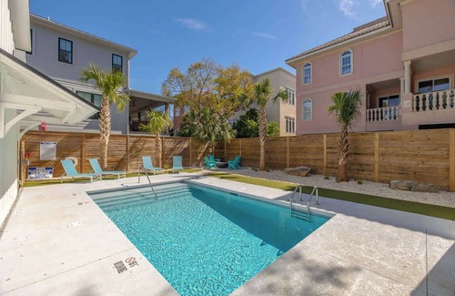Saint Simons Island Condominio | *Beautiful* Folly Flats Just STEPS from the Beach!