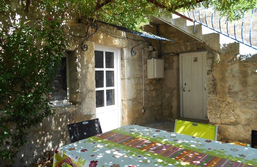 Berrias-et-Casteljau Cabaña | Hermosa casa de piedra con piscina